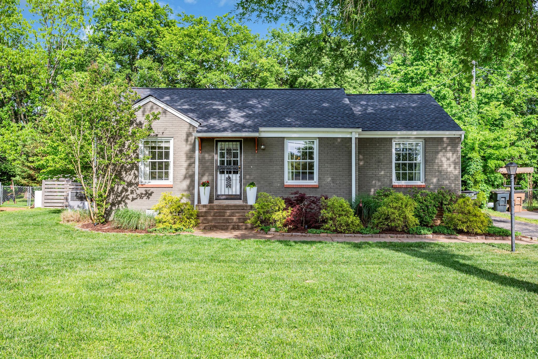 702 Groves Park Rd