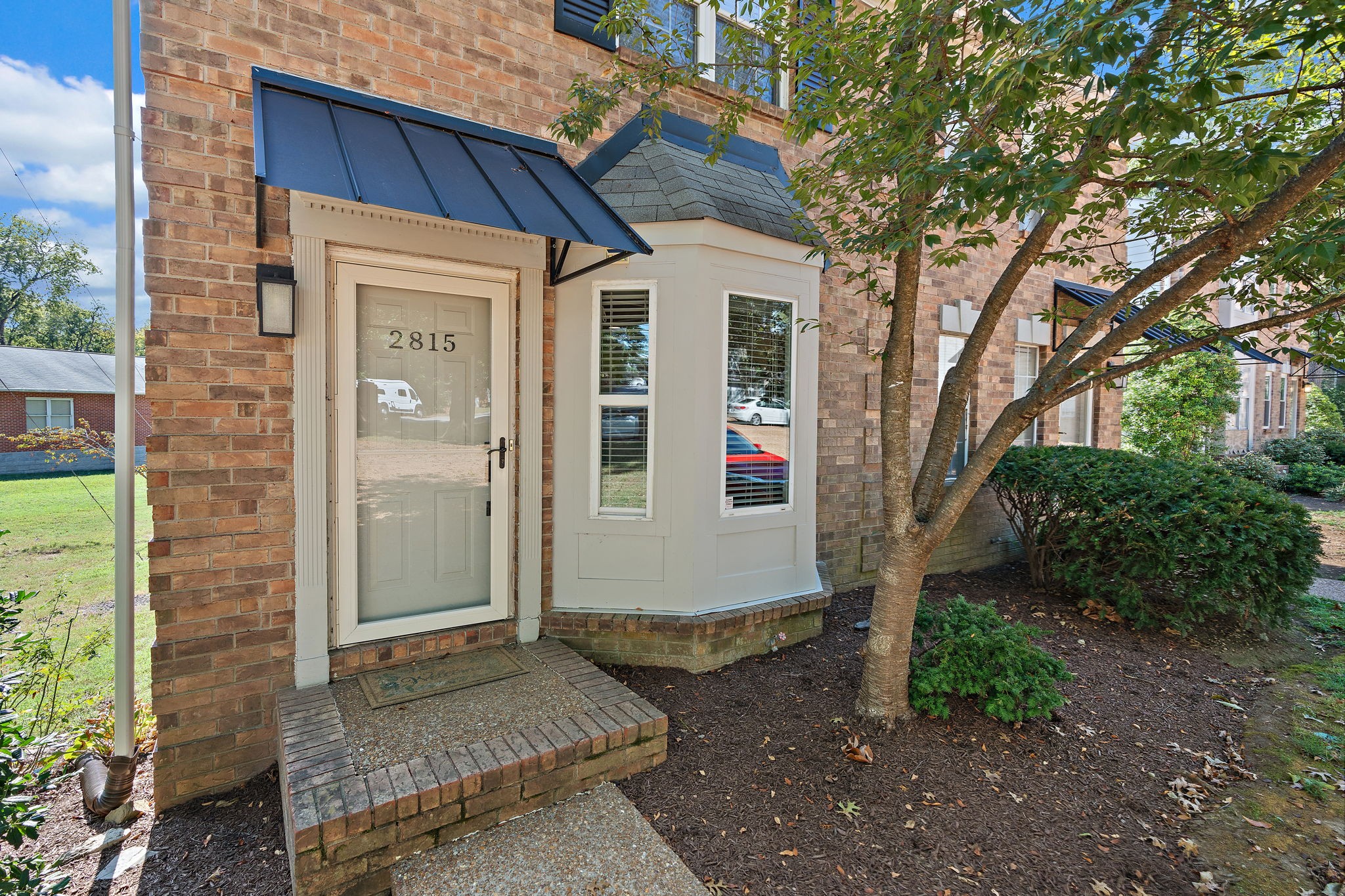 2815 Hazelwood Dr