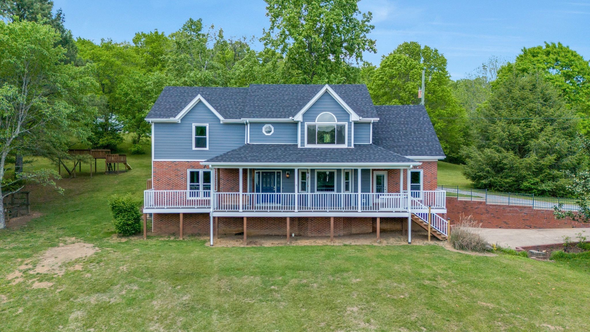 102 Luton Pl