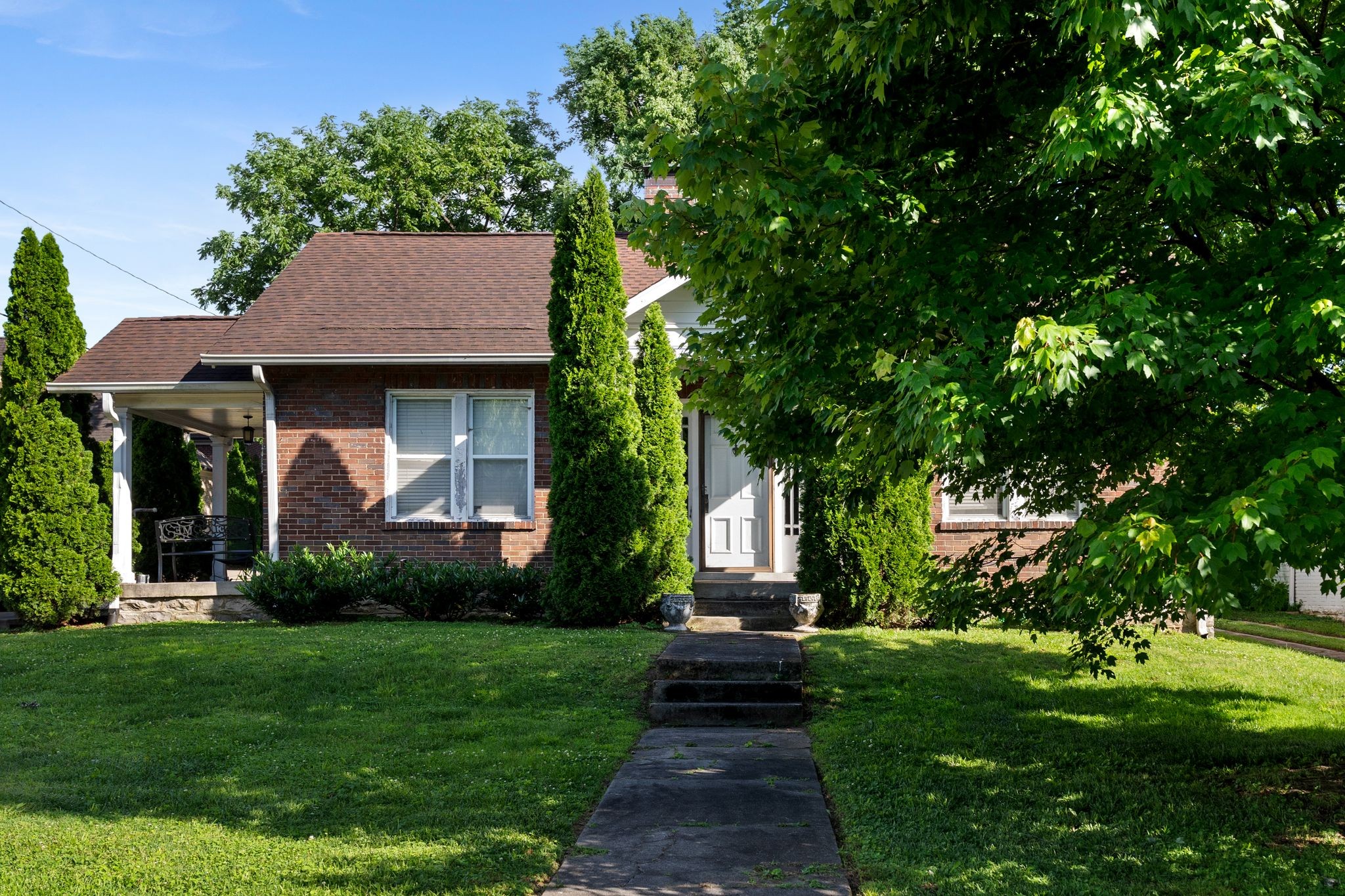 3511 Byron Ave