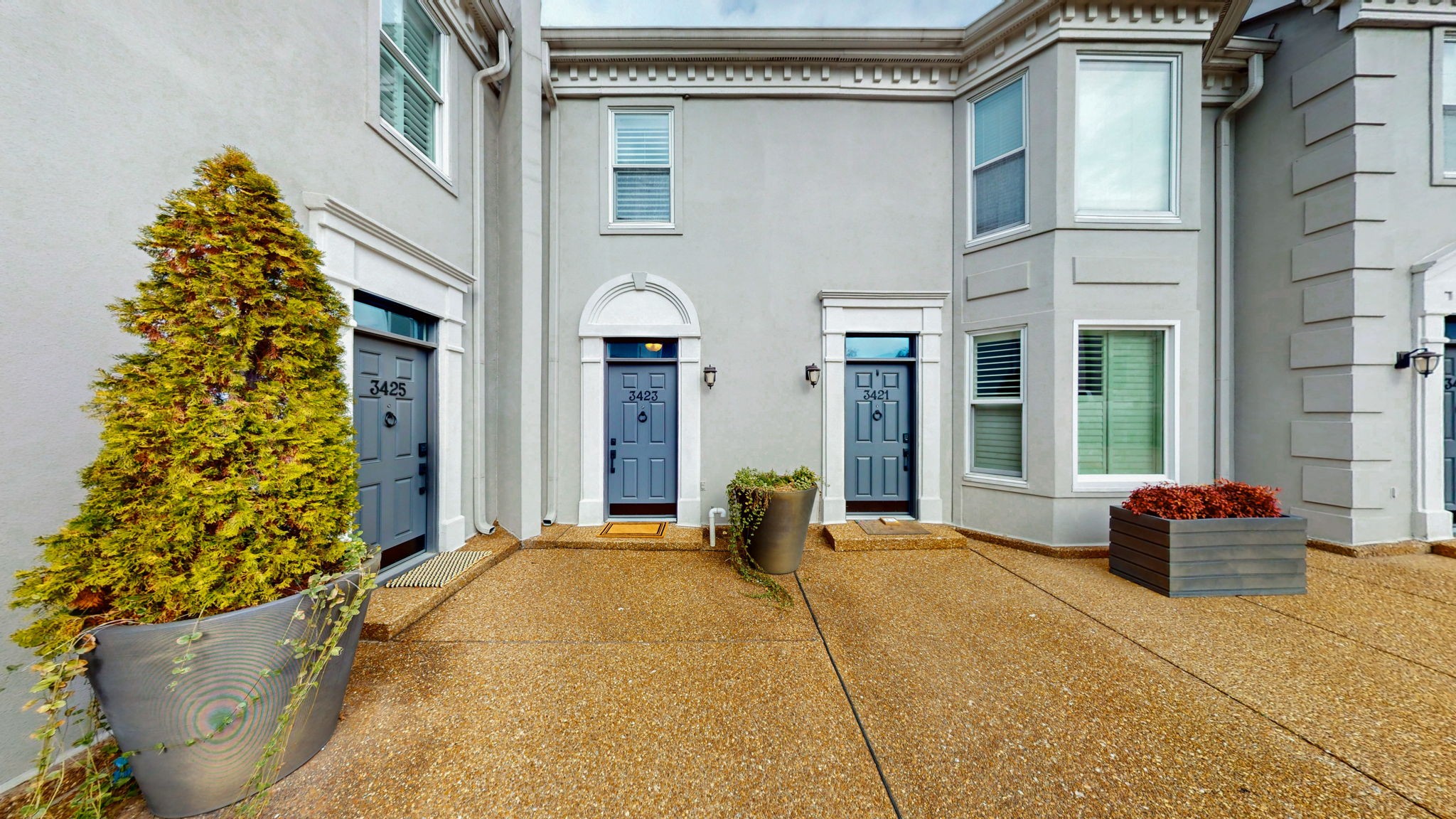 3423 Golf Club Ln