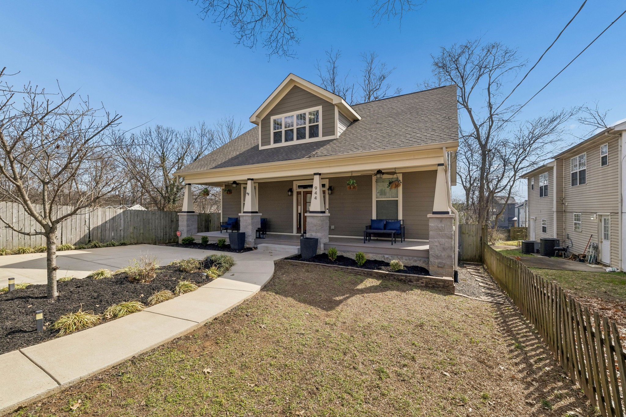 944 West Ave