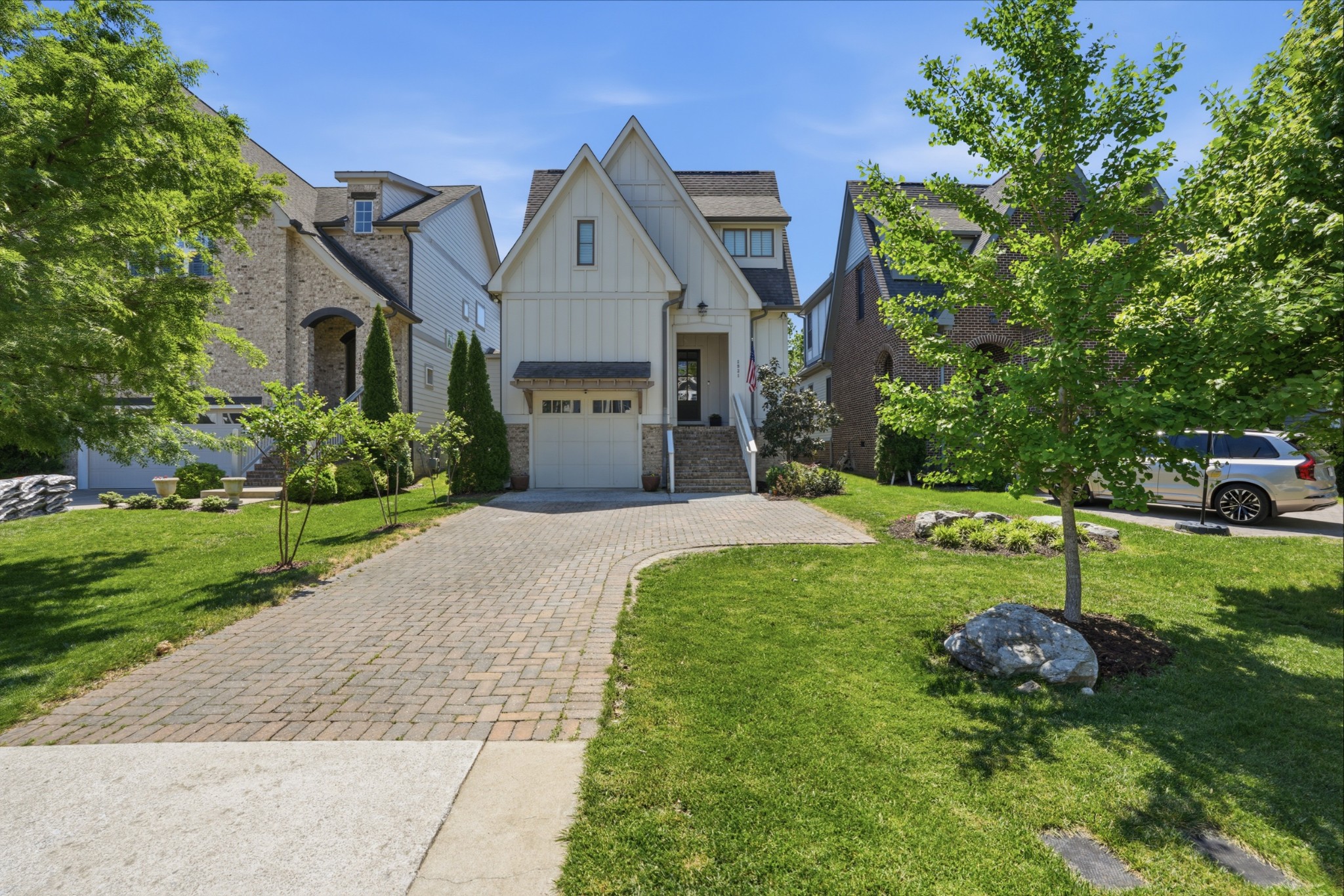 1931 Kimbark Dr