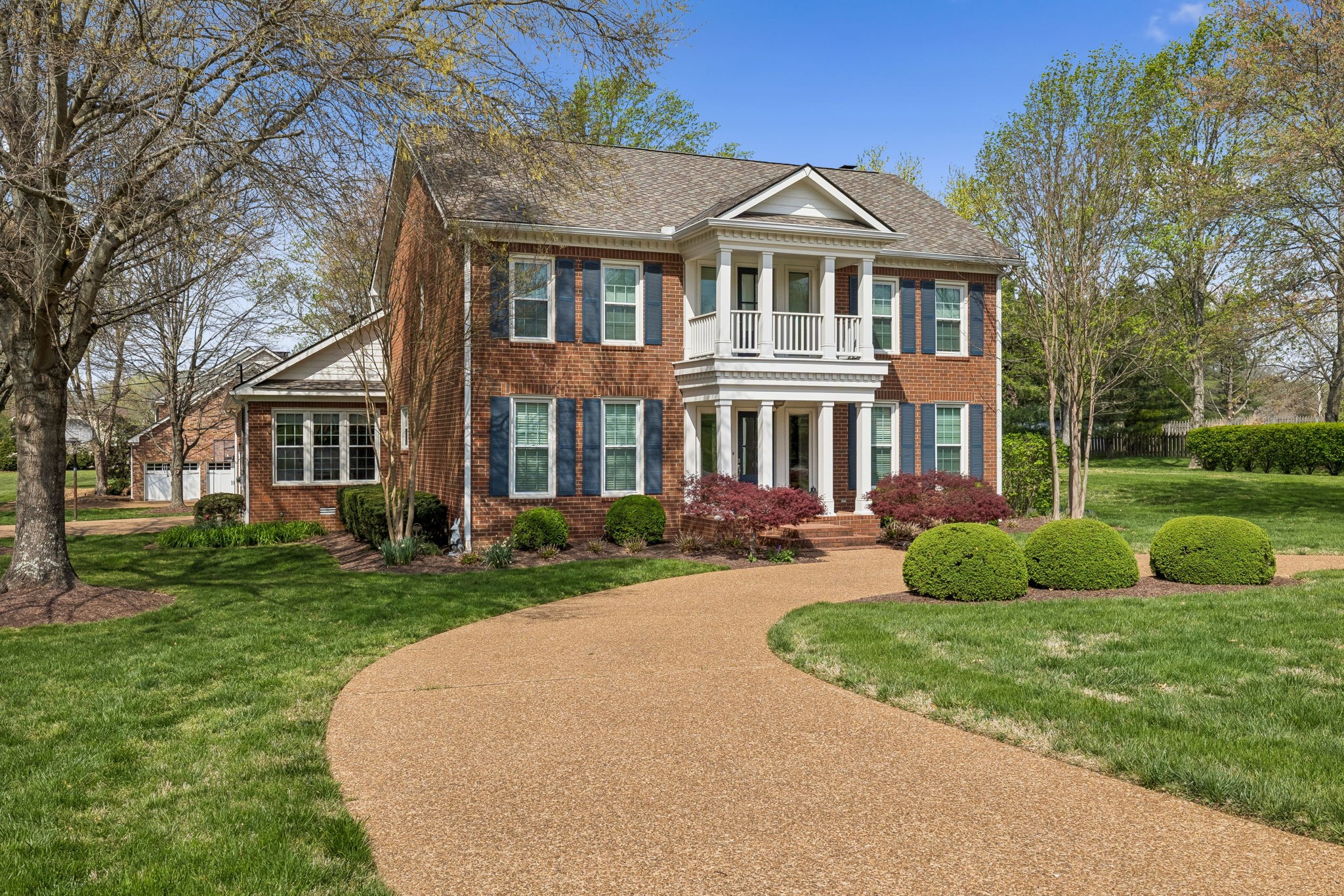1305 Arrowhead Dr