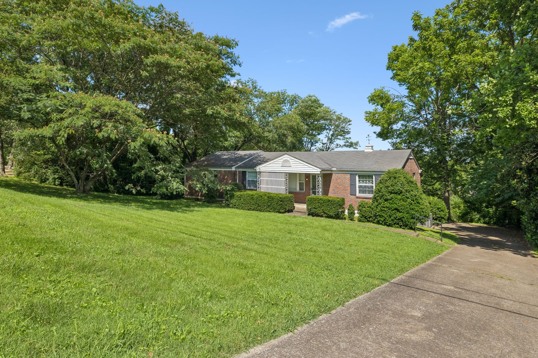 4846 Corning Dr