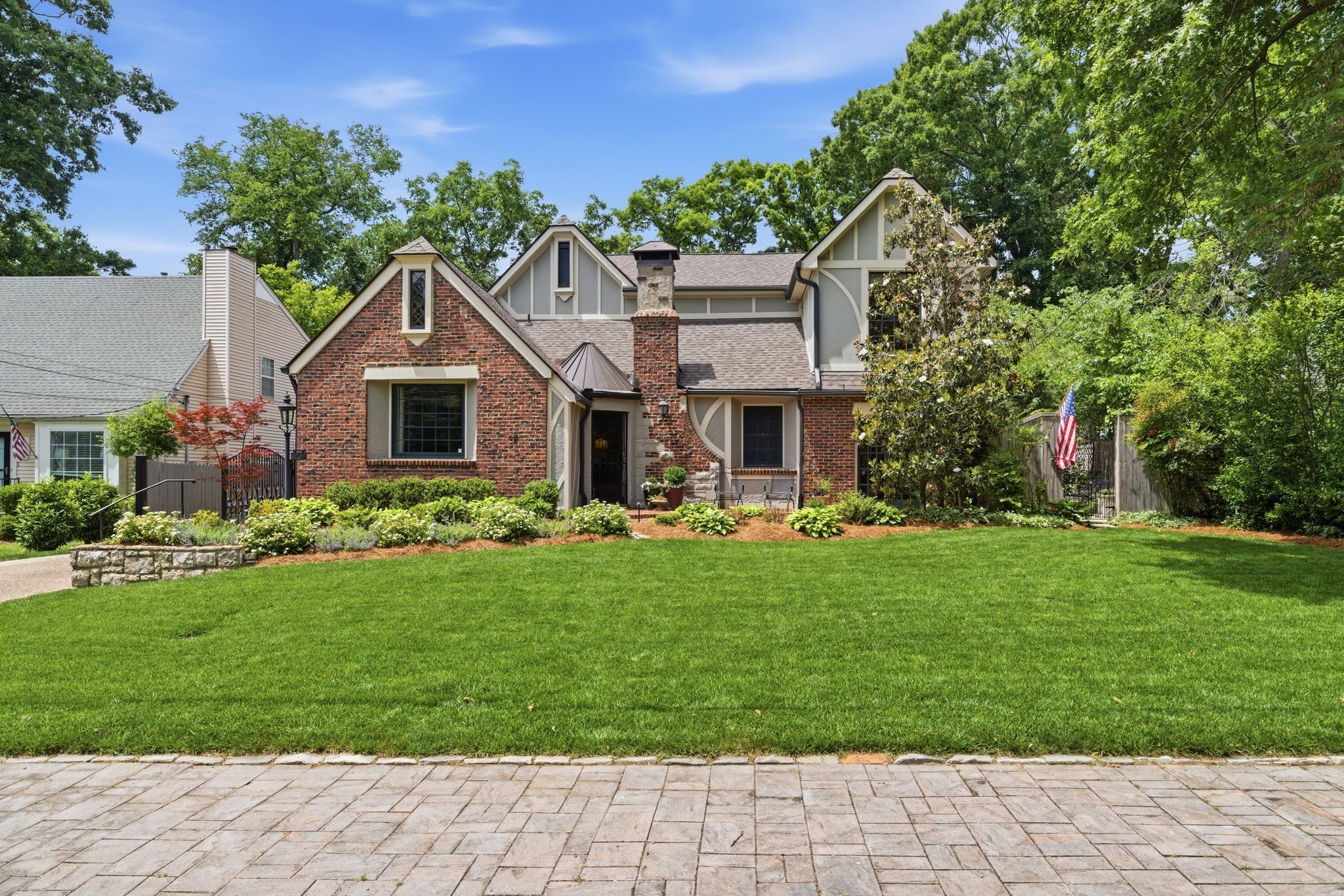 1724 Green Hills Dr