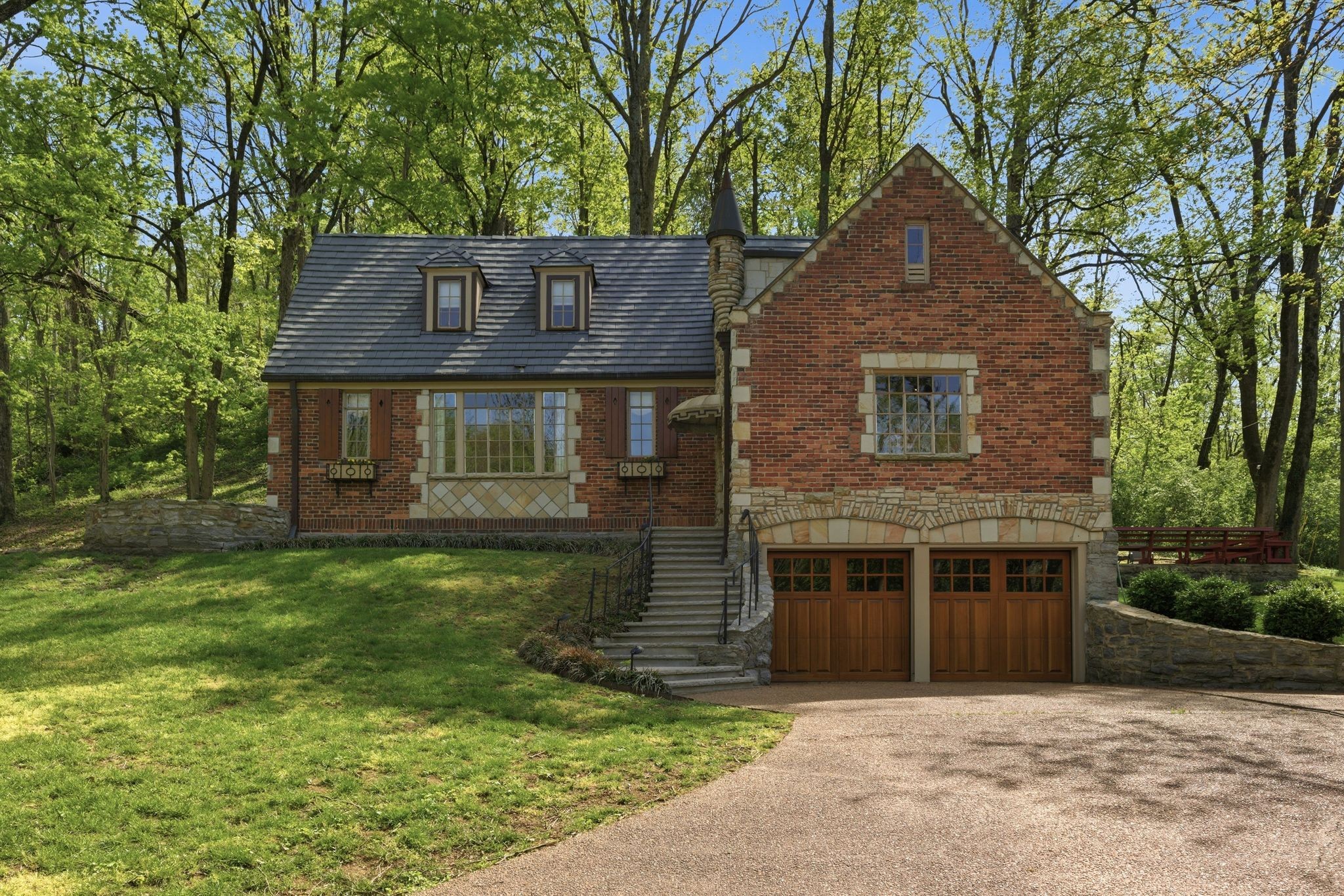 5123 Stanford Dr