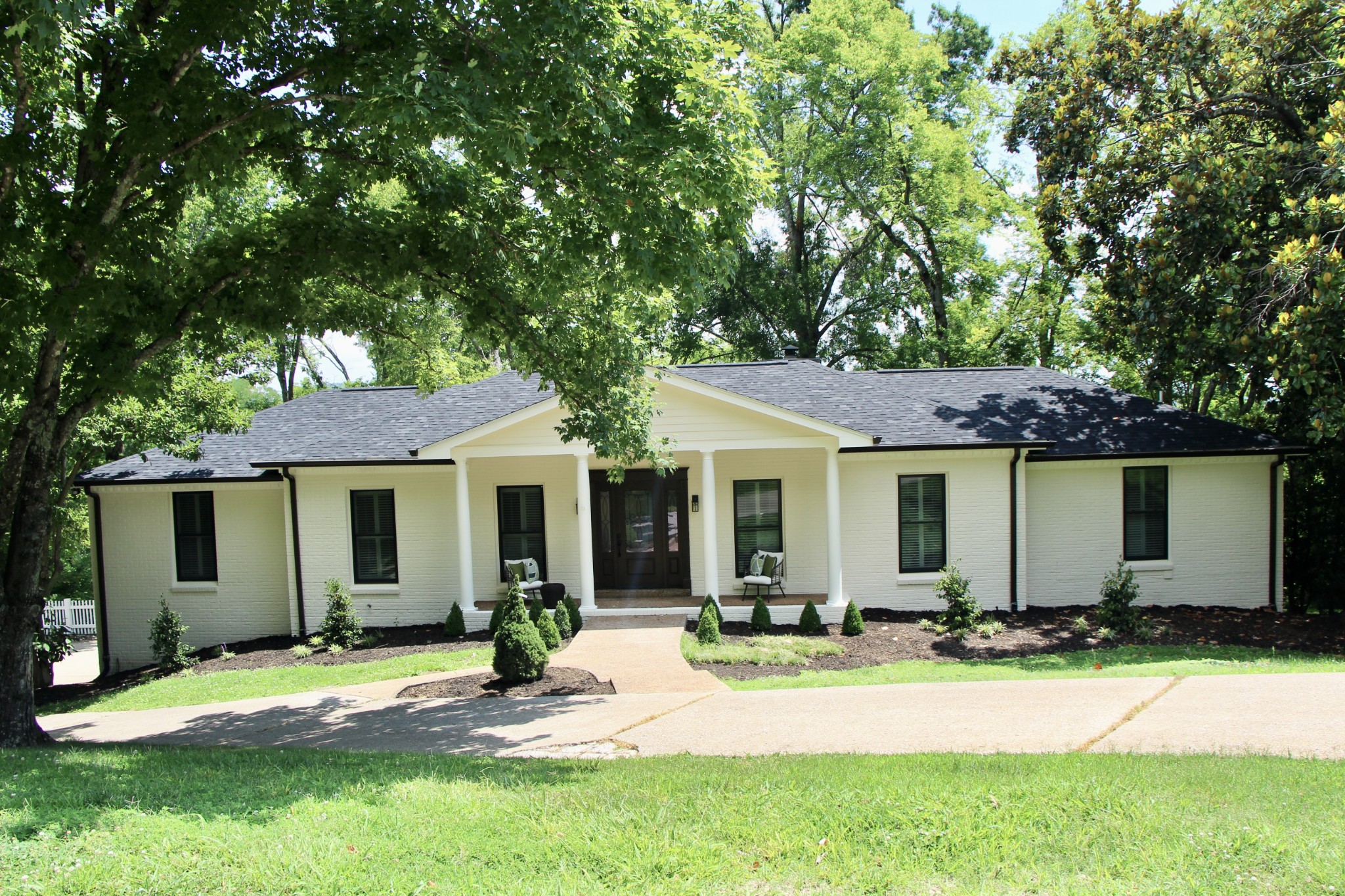 618 Hunters Ln